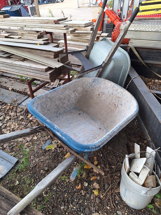 2 Wheelbarrows