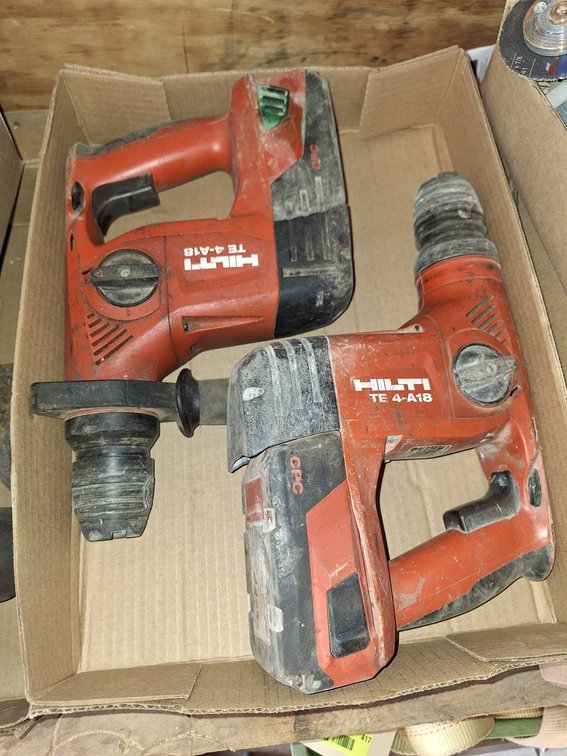 2 Hilti TE 4-A18 Drills