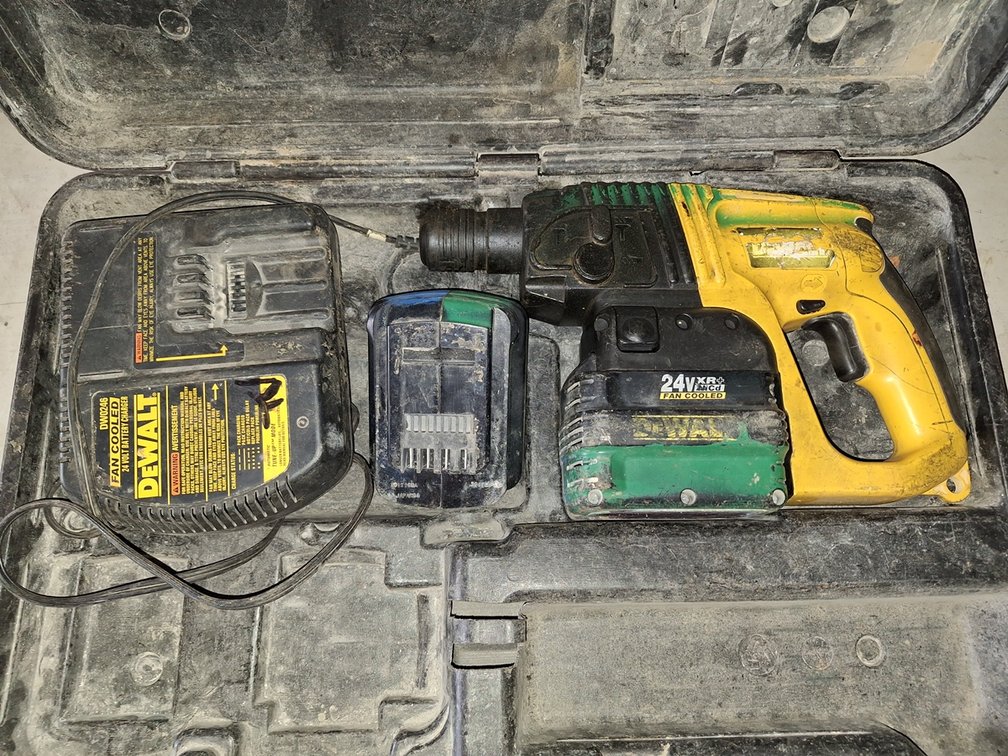 Dewalt 24V Rotary Hammer, 2 Batteries and Charger