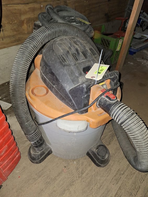 Ridgid Shop Vac on Wheels with Hose