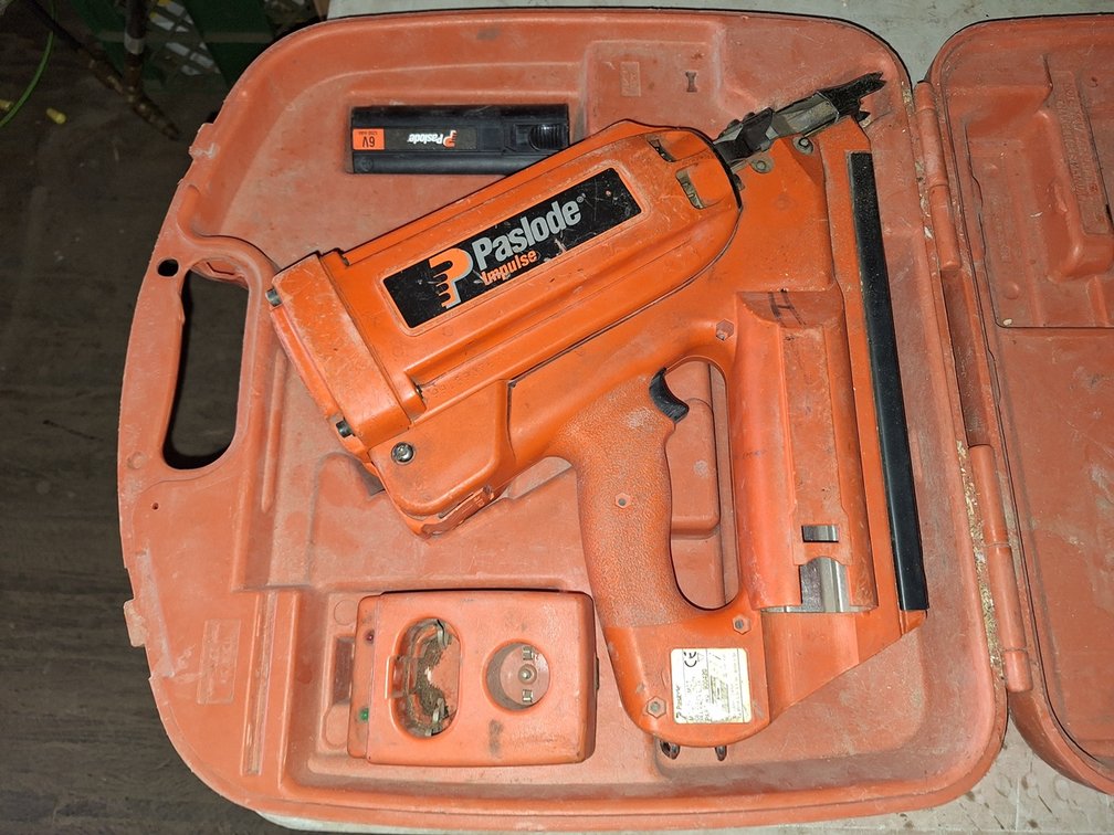 Paslode Impulse Framing Nailer, Battery and Charger