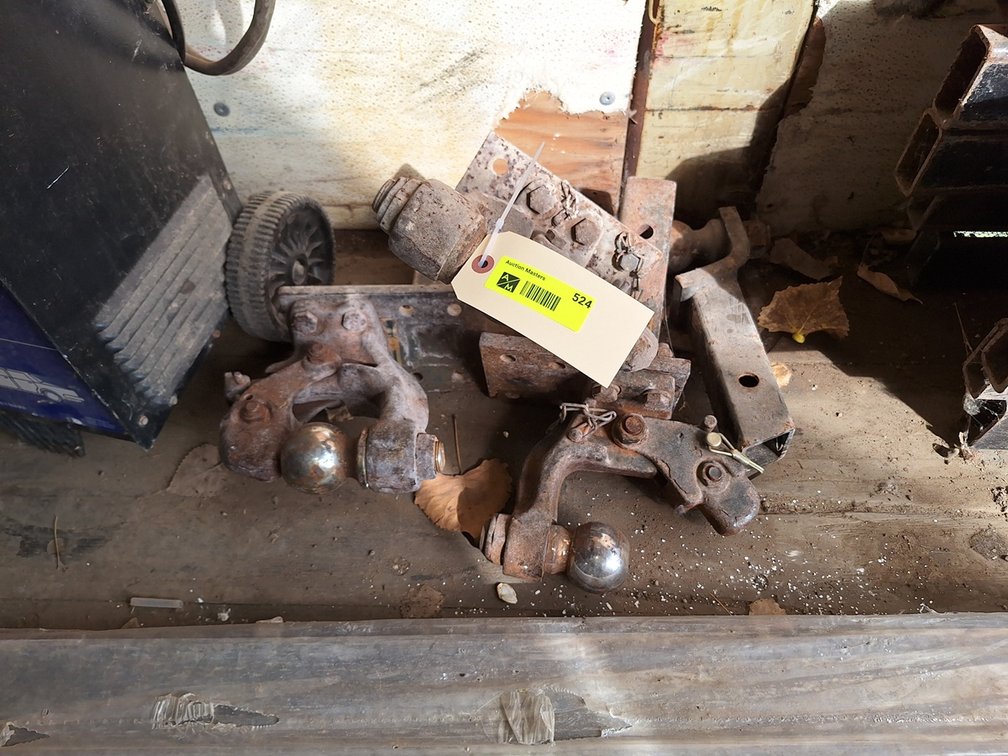Assorted Hitches and Balls