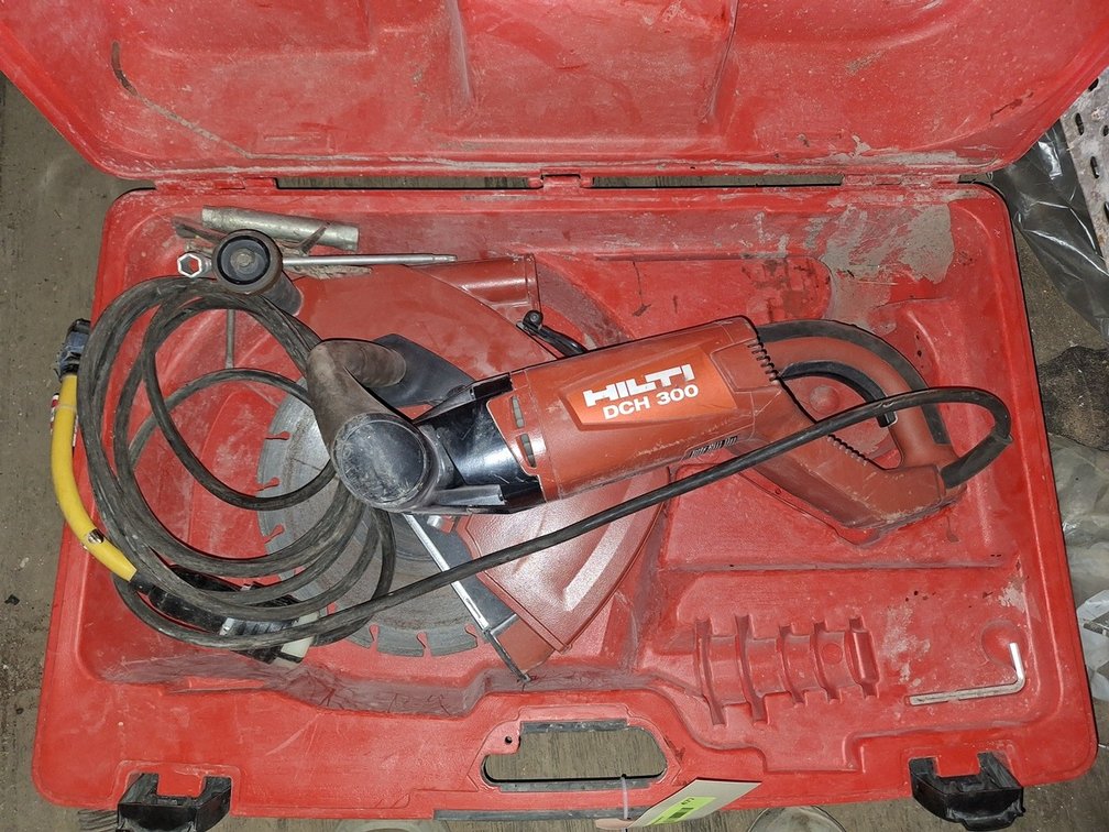 Hilti DCH 300 Concrete Saw