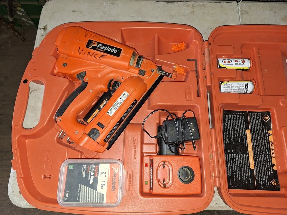 Paslode Impulse Nailer with Charger