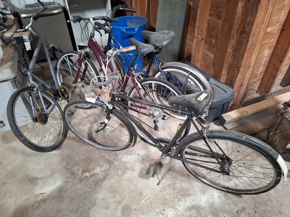 4 Assorted Men's and Women's Bikes