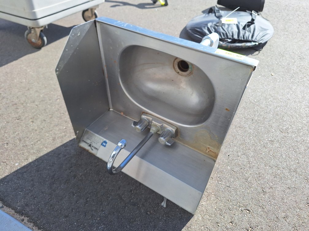 SS Hand Sink with Faucet, 17"x17"x14"