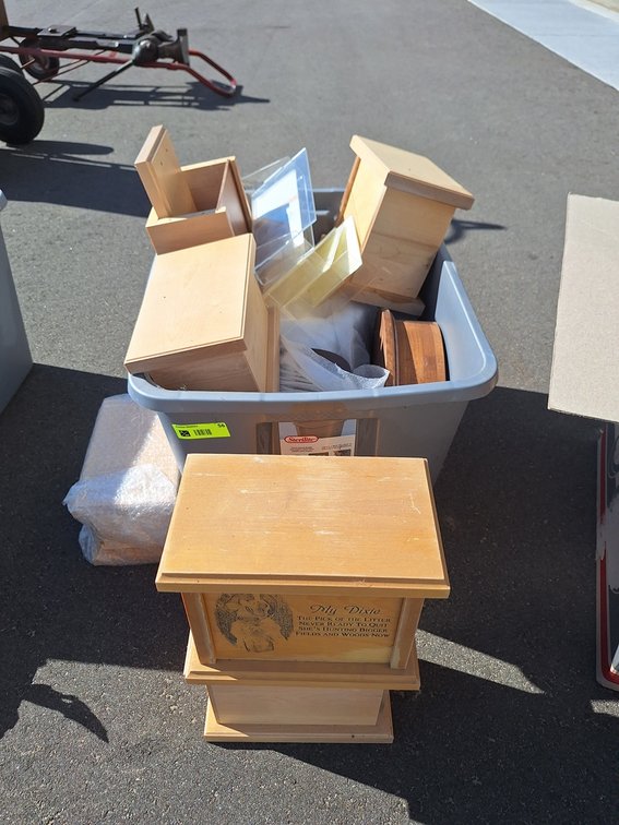 Wildlife Urn / Jennings Decoy Company Assorted Pet Cremation boxes and bases