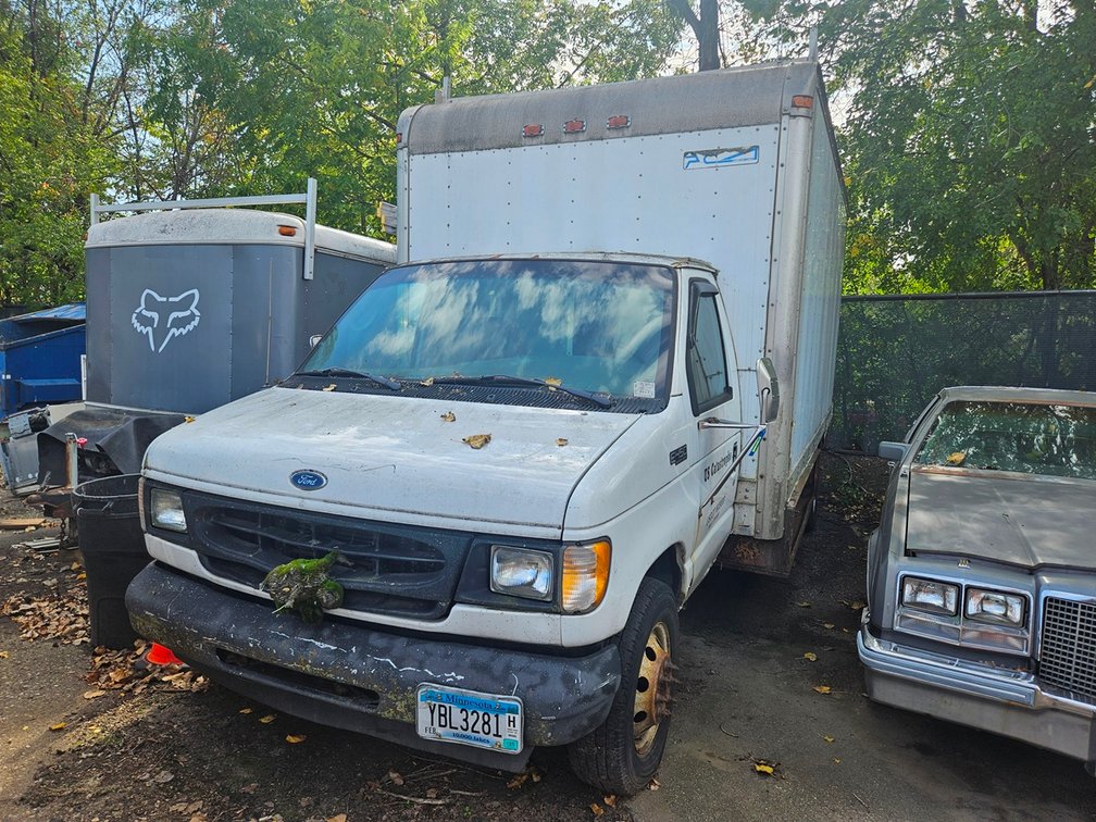 2002 Ford E-450 Super Duty 16' Box Truck