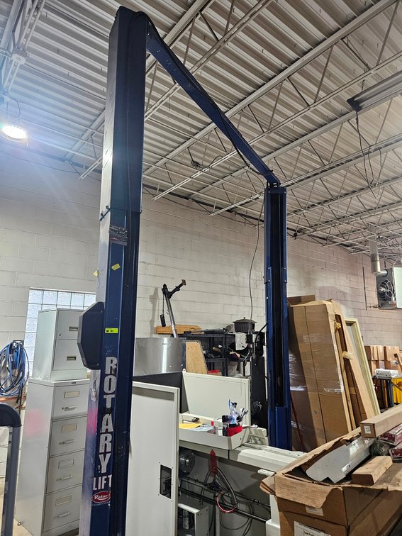 Rotary 9,000 Lb. Hydraulic Lift, Model SPOA9-201, 230V, 1 PH, 12'6" Tall