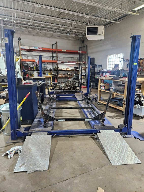 Drive on 4-Post Hydraulic Lift, with Portable Caster Set, 115V, 1 PH