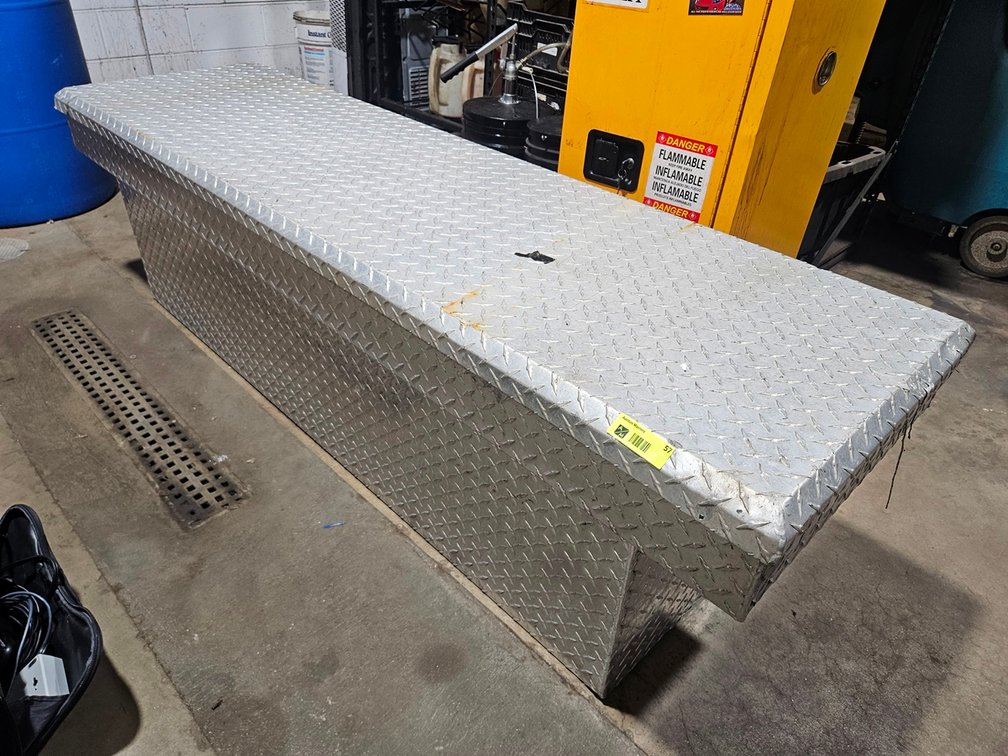 Diamond Plate Truck Box, 72"x21"x21"