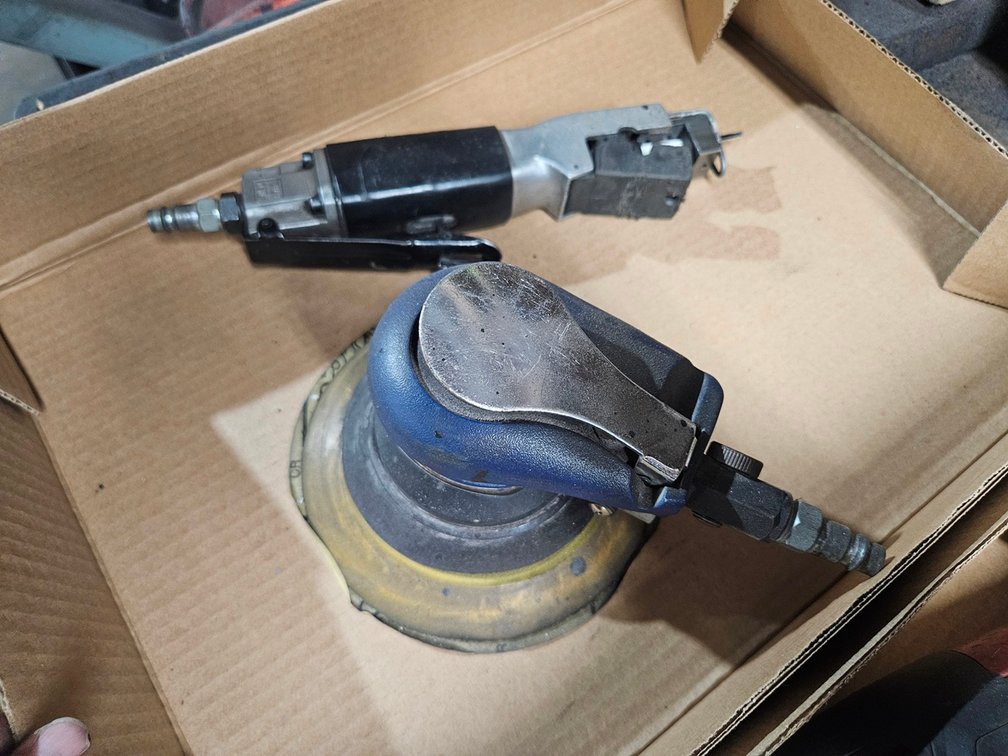 2 Pneumatic Tools