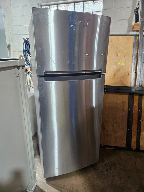Whirlpool Refrigerator/Freezer, 28"x28"x69"