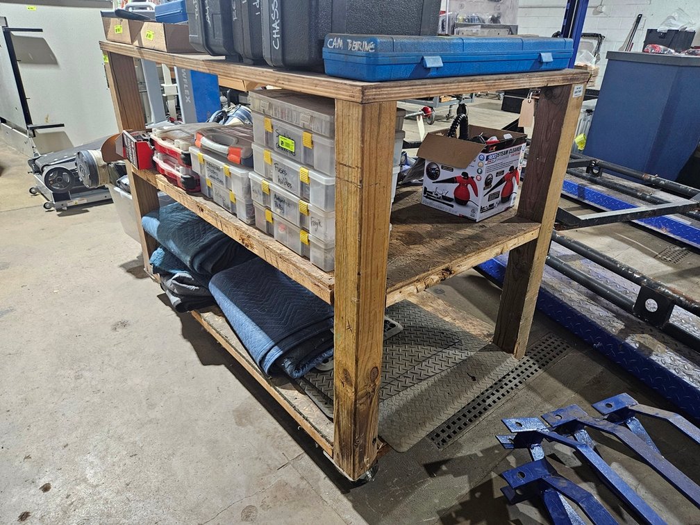 Work Bench/Shelf on Wheels, 60"x36"x44"