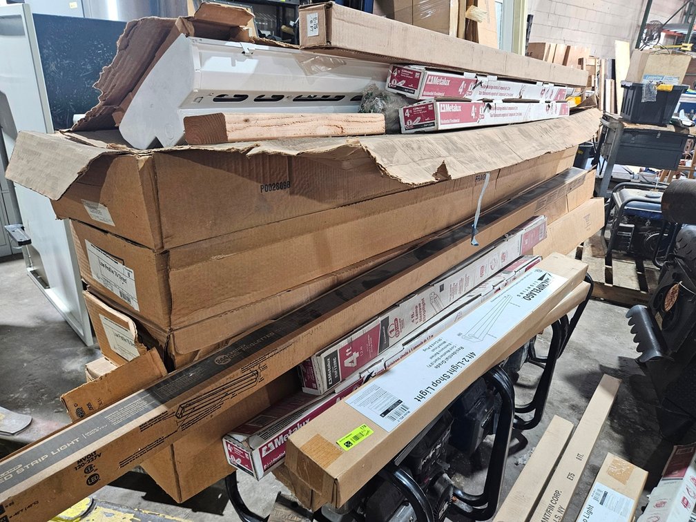 Assorted Fluorescent Light Fixtures/Shop Lights