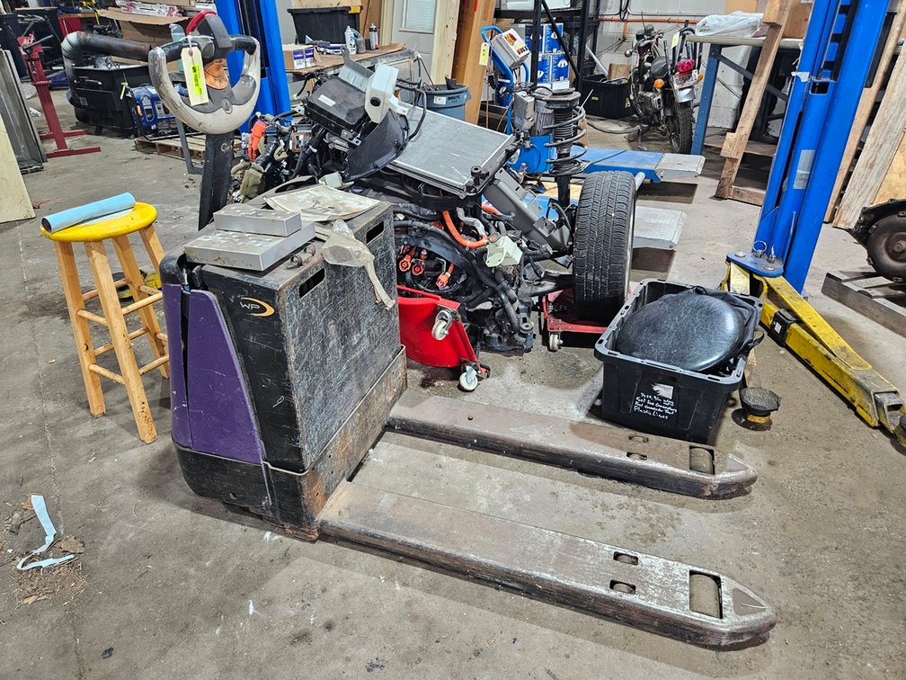 Crown WP2000 Electric Pallet Jack