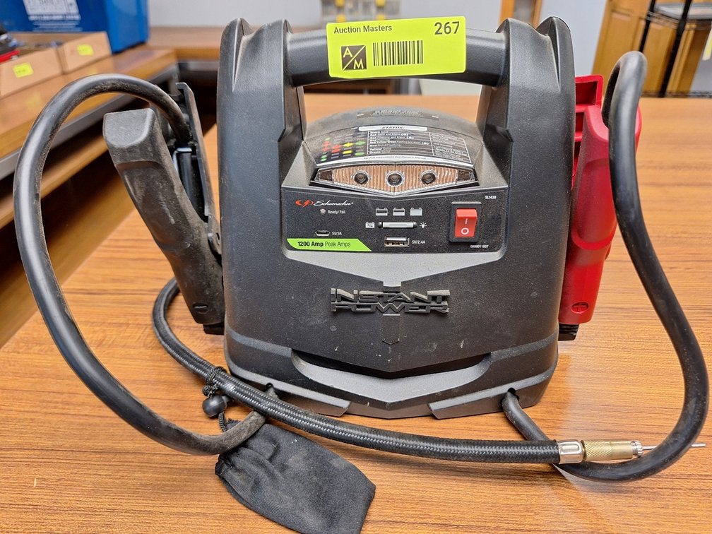 Schumacher 1200 Amp Charger