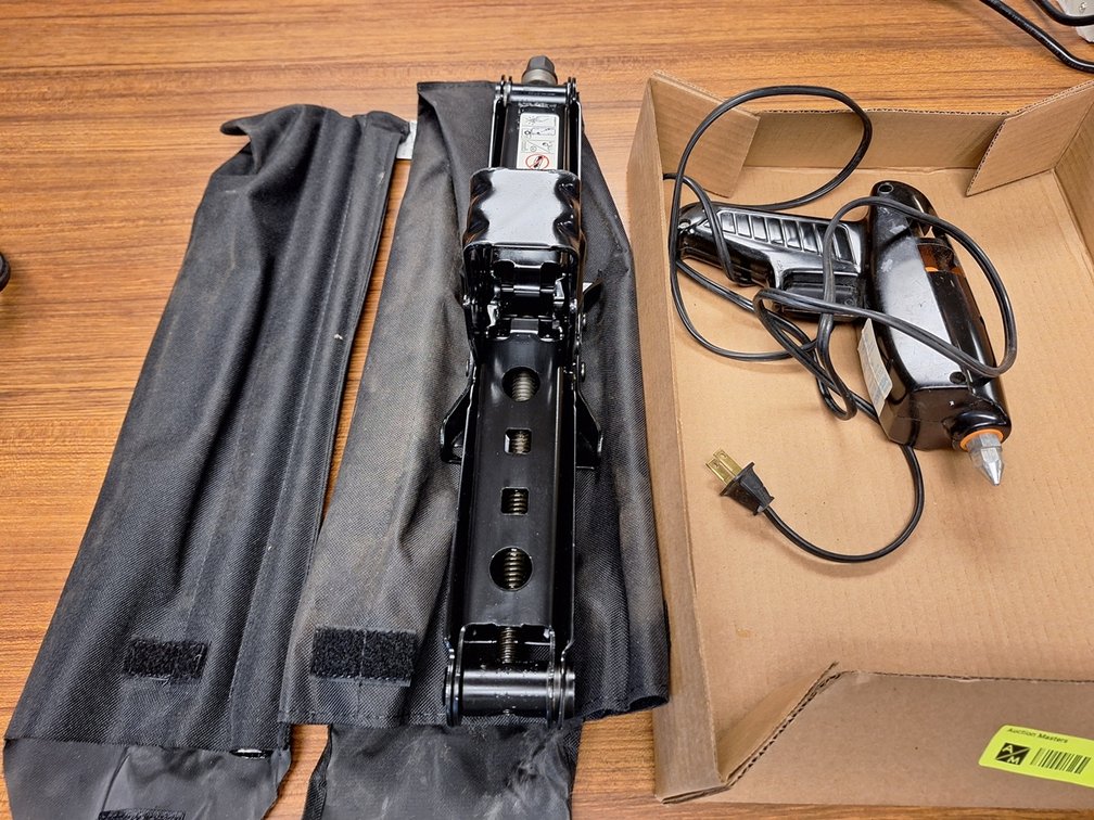 Mechanics Glue Gun, Car Jack