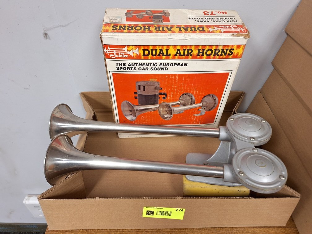 2 Vintage Air Horns