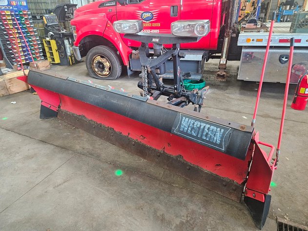 Image for Western Pro Plus Ultra Finish, 9.5' Plow with Ultra Mount Hydraulic Control Unit