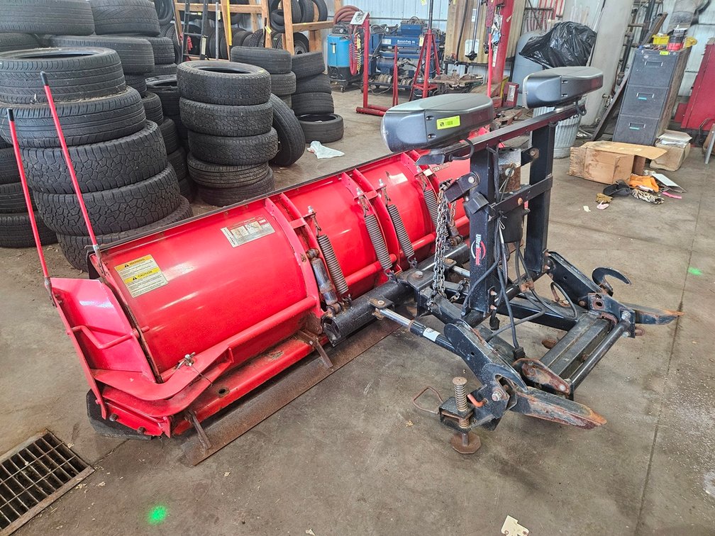 Western Pro Plus Ultra Finish, 9.5' Plow with Ultra Mount Hydraulic Control Unit