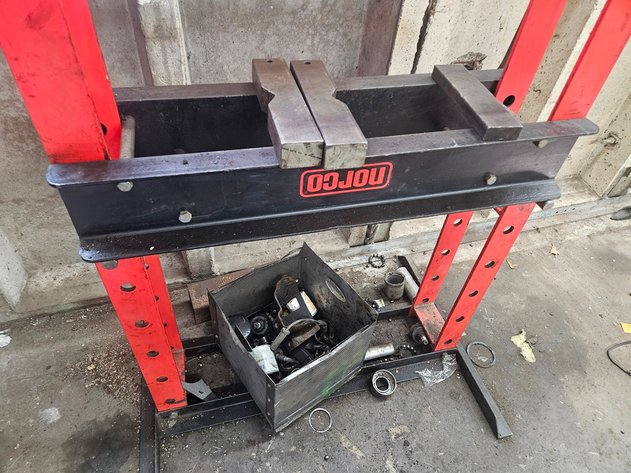 Image for Norco 20 Ton Hydraulic Press