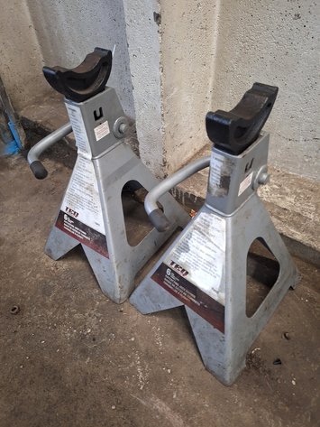 Image for 2 Jacks Stands
