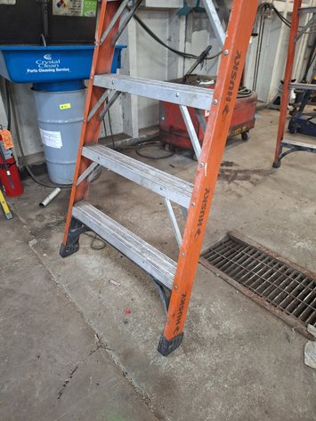 Image for Husky 12' Fiberglass Ladder