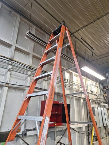 Image for Husky 12' Fiberglass Ladder