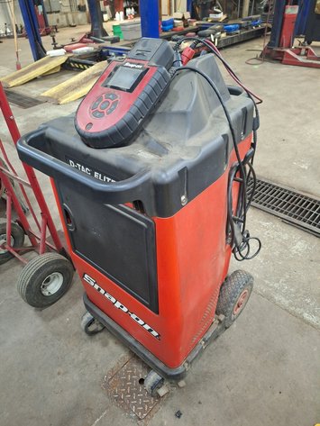 Image for Snap-On D-Tac Elite Diagnostic Tool on Wheels
