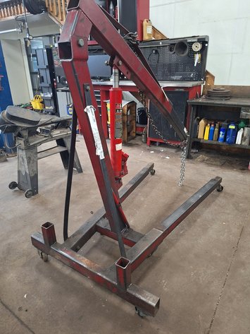 Image for Big Red Hoist on Wheels, 8 Ton Ram