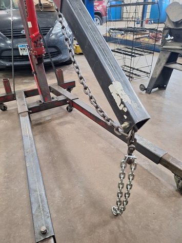 Image for Big Red Hoist on Wheels, 8 Ton Ram