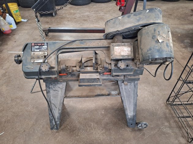 Image for Rong Fu Horizontal Band Saw, Model: RF-115