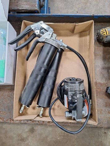 Image for 2 Grease Guns and Pump