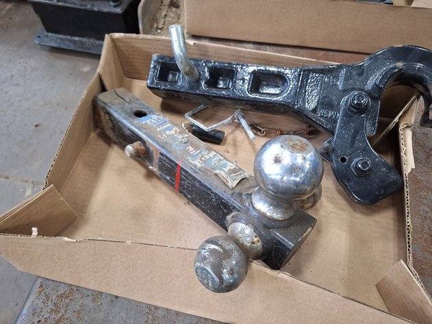 Image for 2 Trailer Hitches