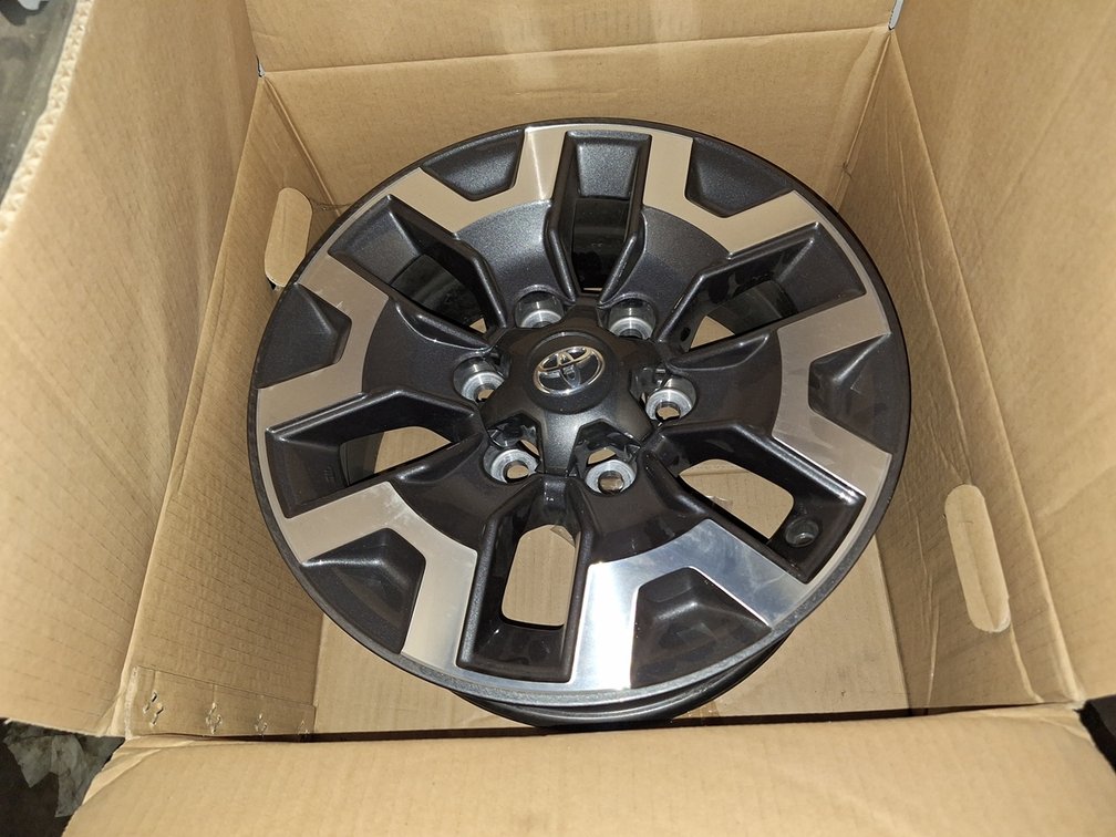 4- 16" Moto Toyota Alloy Wheels