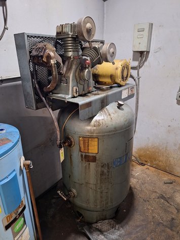 Image for Curtis Industrial Air Compressor, Model: E-71, Disconnected