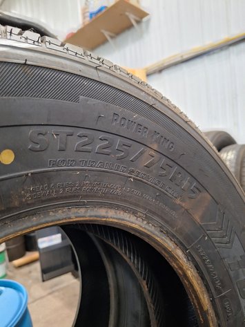 Image for 2 Towmax ST225/75R16, 8/32
