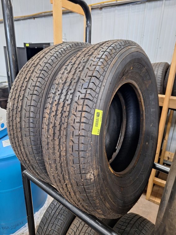 2 Towmax ST225/75R16, 8/32"
