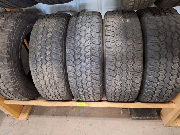 Image for 4 Goodyear Wrangler LT265/70R18, 7-9/32