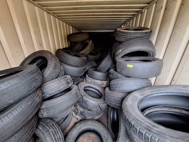 Image for Large Quantity Assorted Used Tires in Trailer