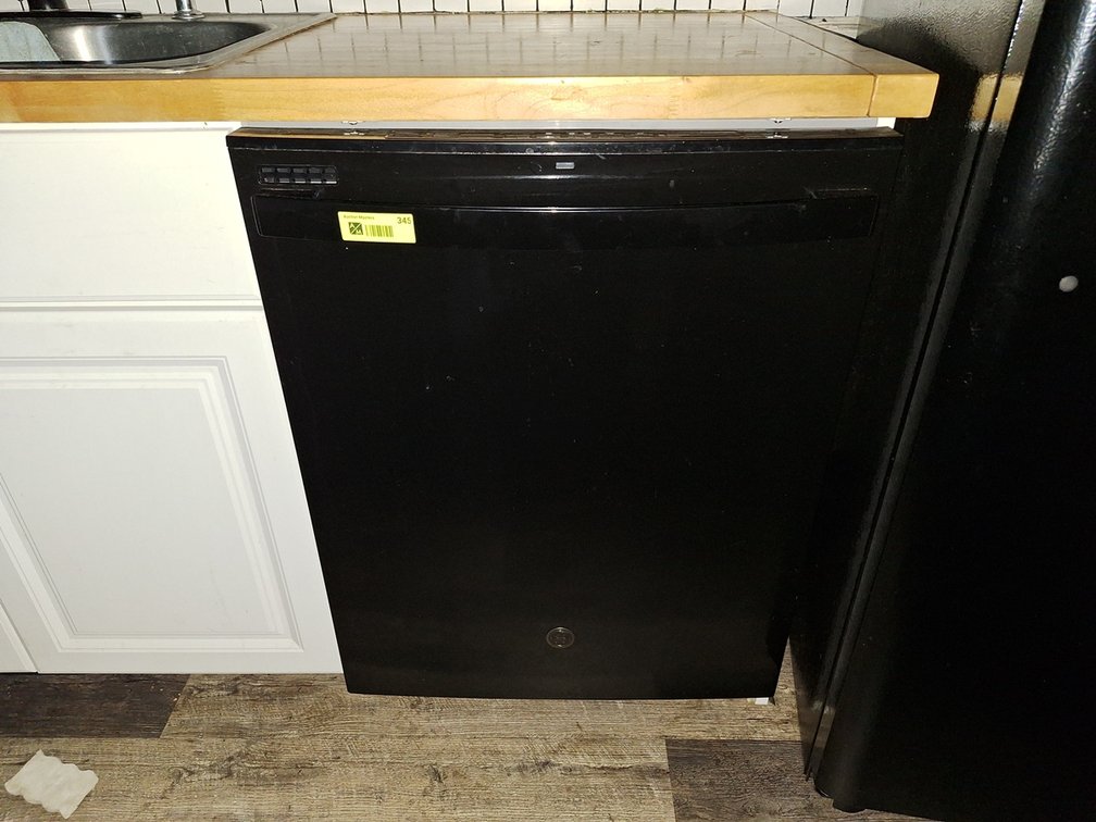 GE Dishwasher, Model: GDT530PGP6BB