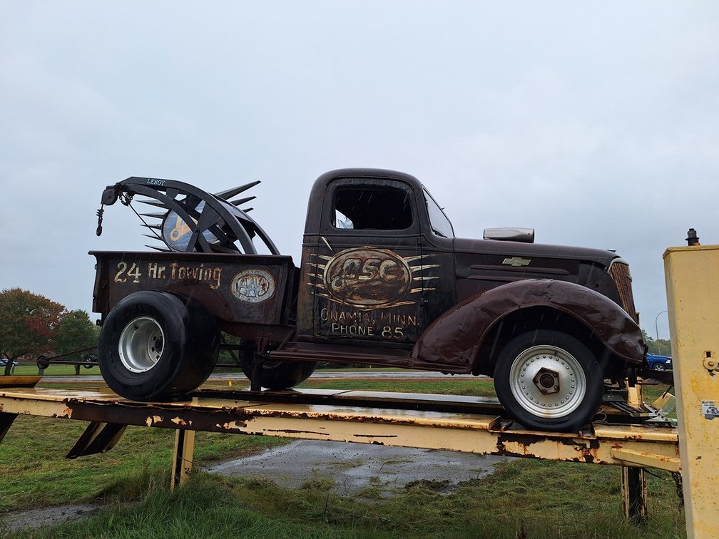Vintage Chevy Tow Truck Rat Rod/Lawn Ornament or Repair, No Title