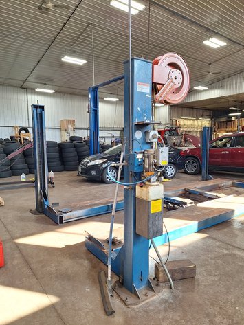 Image for Rotary 4-Post Drive-On 12,000 lb. Hoist, Model: ARD122-120, 208-230V, 1PH