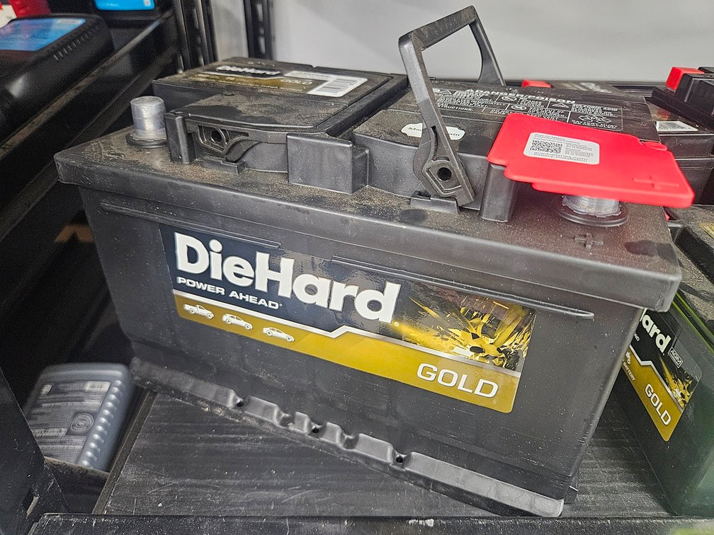 Die Hard Gold Auto Battery, T6