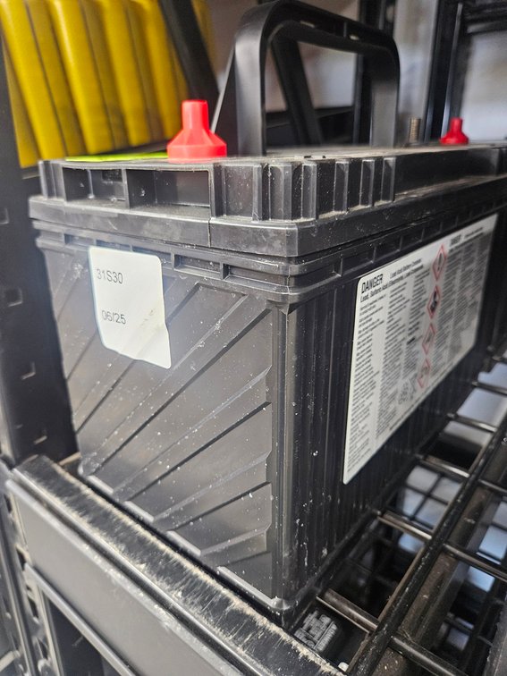 Die Hard Heavy Duty Auto Battery, 31S30