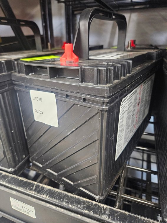 Die Hard Heavy Duty Auto Battery, 31S30