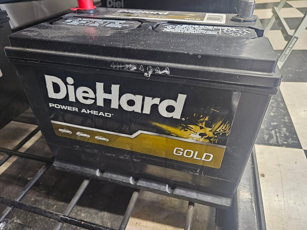 Die Hard Gold Auto Battery, 124R-2