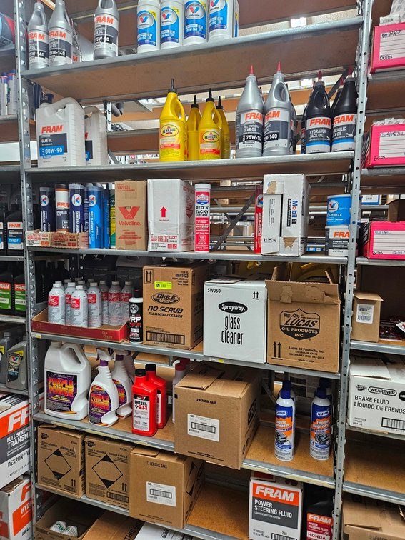 Assorted Gear Oil, Hydraulic Oil, Grease, Sea Foam, More in Section