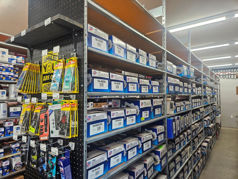Row of Parts Shelving, 28'x24"x9'